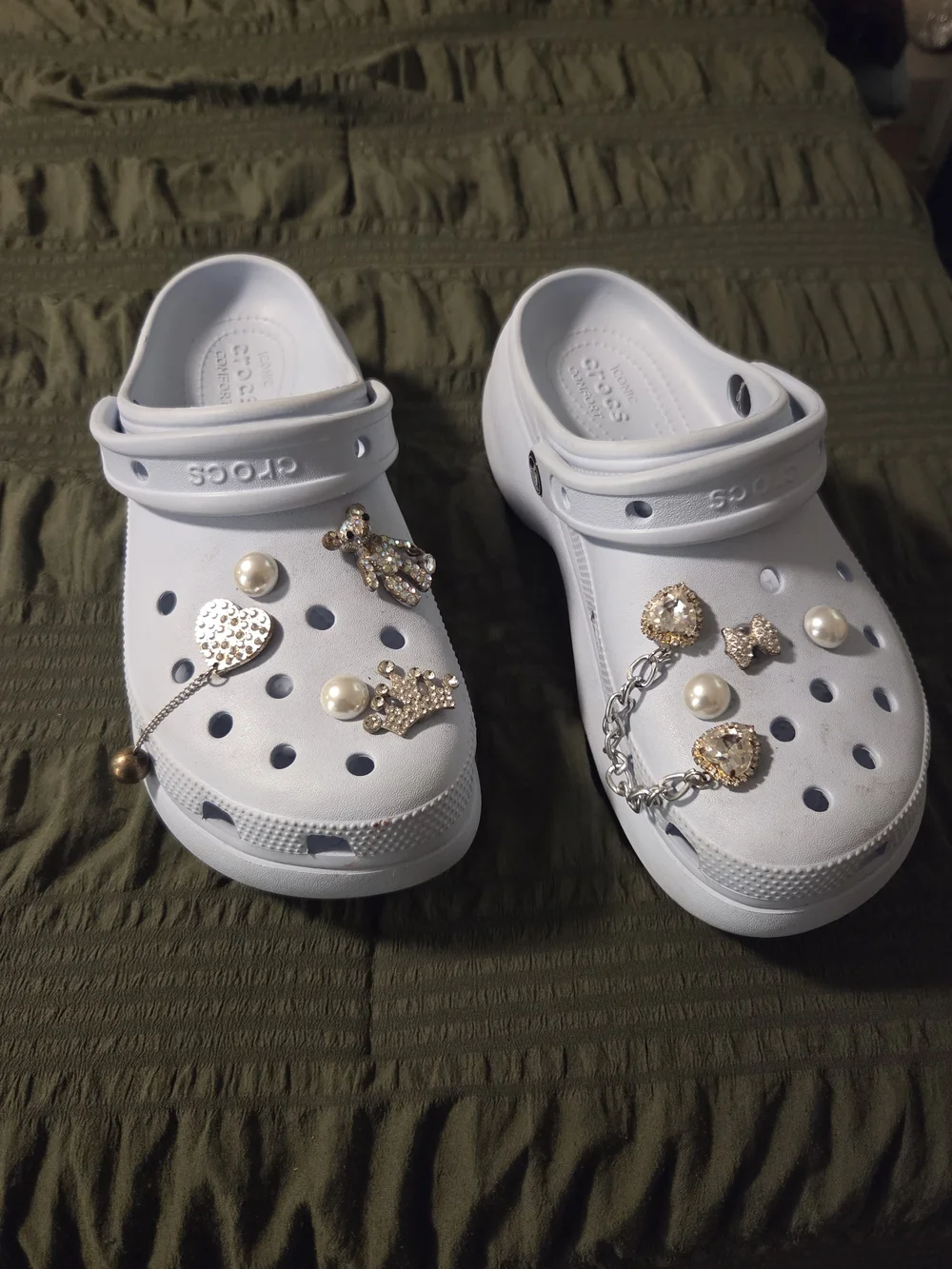 0CROCS Kids Light Blue Clog with Pearl & Gold-Tone Charms